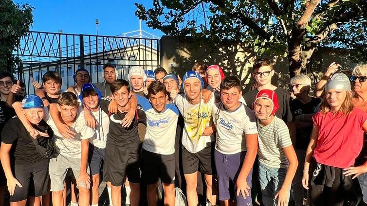 Nuoto a Modena Ragazzi, genitori, atleti e allenatori: un flash mob per far riaprire le piscine Dogali