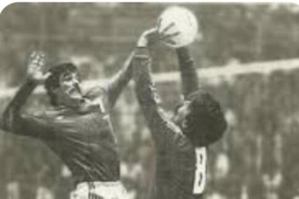 Immagine d’epoca con il “Gabbiano d’Argento” Fabrizio Nassi in azione sul campo di gioco