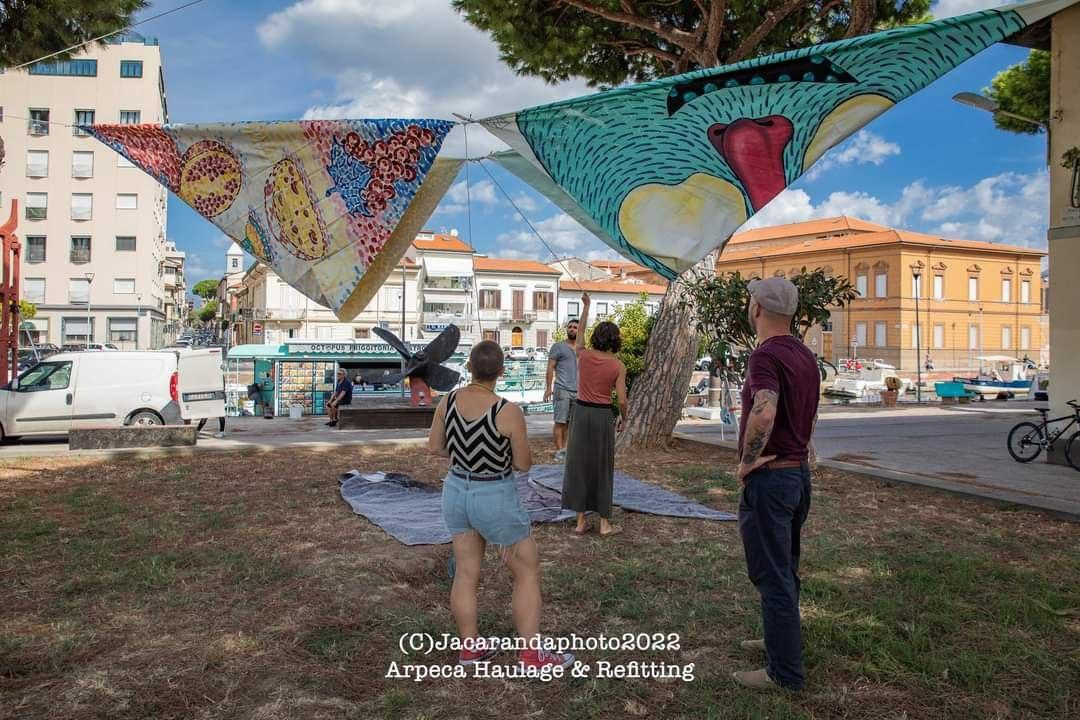 Viareggio, Mangiarte è “cotta”: così uno spicchio di Darsena diventa un museo all’aperto 