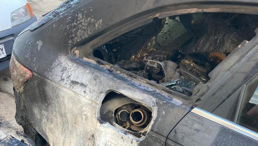 Luras, atto intimidatorio contro il sindaco: bruciata la sua auto