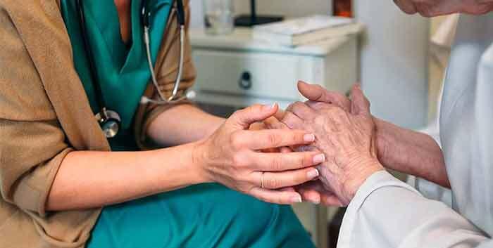 Arriva l’infermiere di famiglia: un team per l’assistenza a casa 