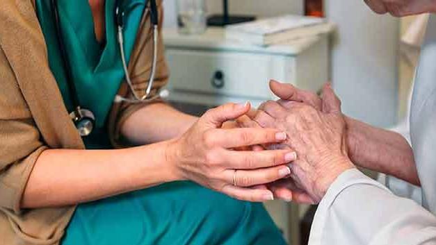 Arriva l’infermiere di famiglia: un team per l’assistenza a casa