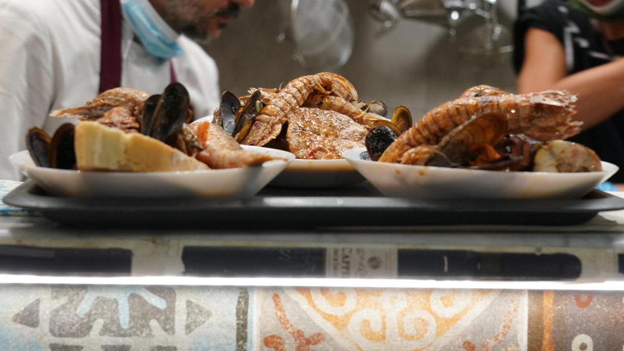 Cacciucco Pride, via alla kermesse e i ristoranti preparano la ricetta