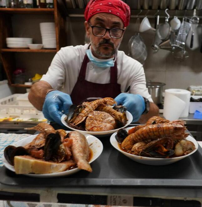 Incognita pioggia sulla kermesse, la cena dei 500 al terminal Crociere 