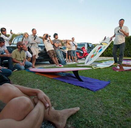 Benvenuti a Californiasanta: tavole e onde, a Marina approda il mondo del surf - Il programma 