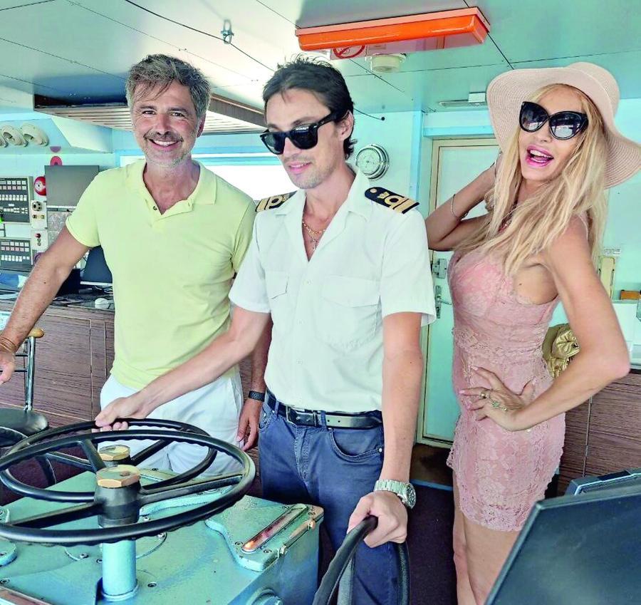 Alla scoperta del mare sardo con Convertini e Valeria Marini