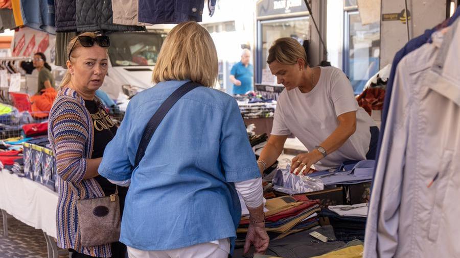 Spese tirate anche al mercato: «Compro solo l’indispensabile»