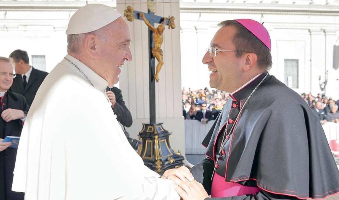 L’incontro tra il vescovo Andrea Migliavacca e Papa Francesco