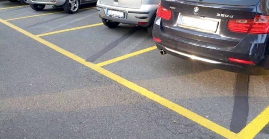 
	Le strisce gialle sono gi&agrave; state adottate in altre citt&agrave; italiane. Il Comune di Firenze si adegua al nuovo codice della strada

