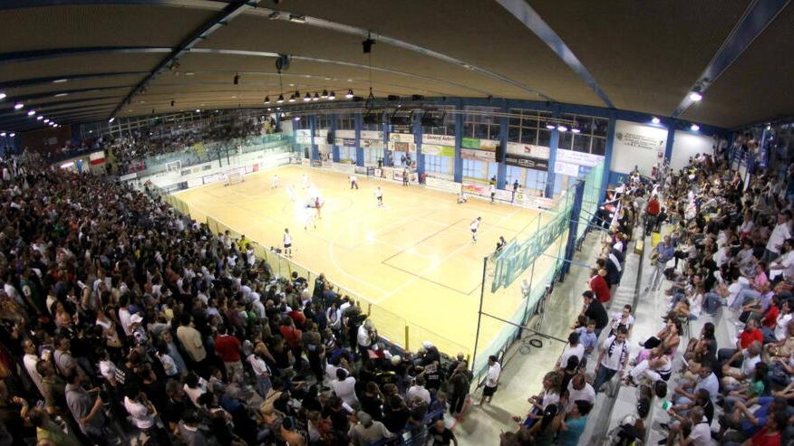 Il presidente del Cgc proprietario dell’impianto ha già comunicato alle società che in caso di rincari sarà abbassata la temperatura e gli atleti dovranno fare la doccia a casa