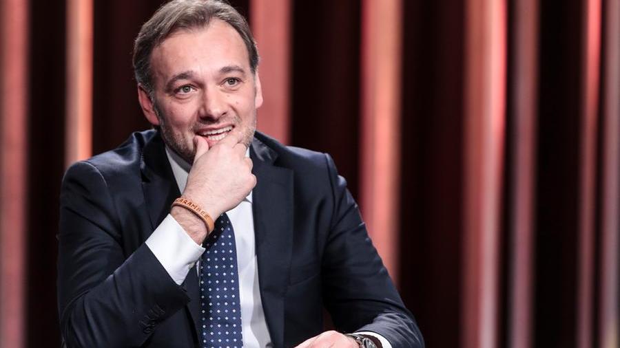 Bufera sul senatore modenese Matteo Richetti accusato di violenza sessuale. Lui replica e denuncia: «Sono vittima di stalking» Calenda lo difende
