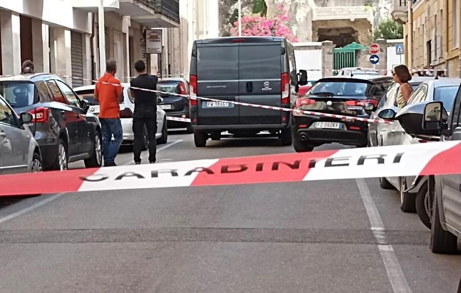 
	I carabinieri in via Temo <em>(foto Mario Rosas)</em>

