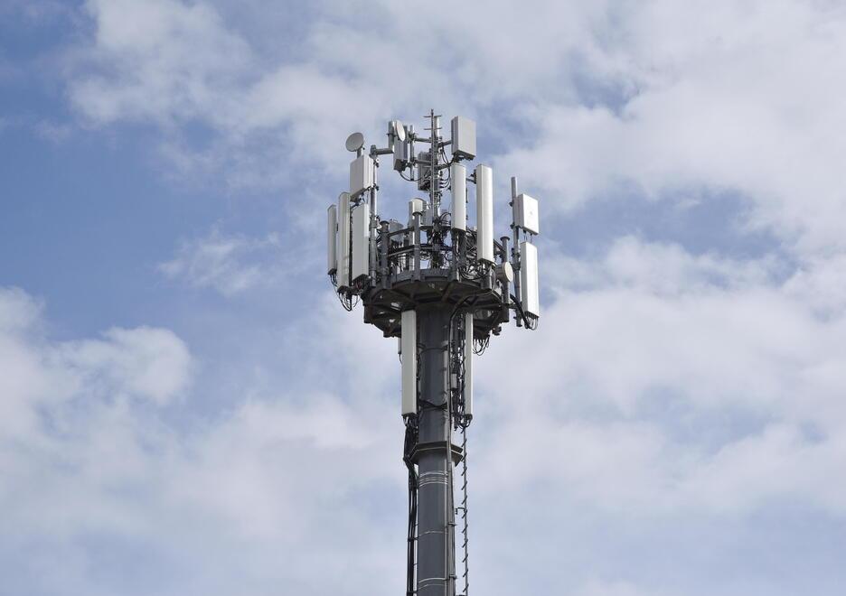 Comune bocciato sull’antenna. Il Tar: «Sospensiva ingiustificata» 