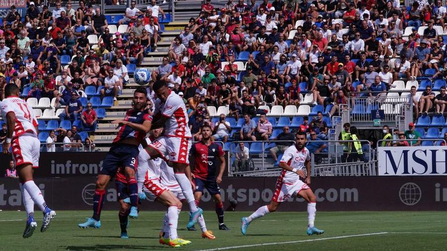 Cagliari sconfitto in casa: il Bari vince 1-0
