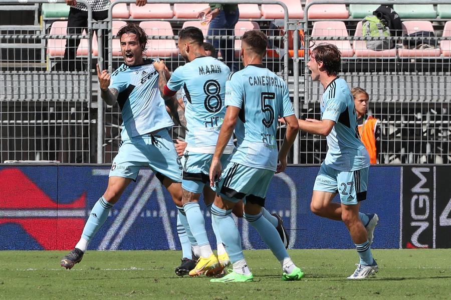 Un brodino per il Pisa a Venezia
