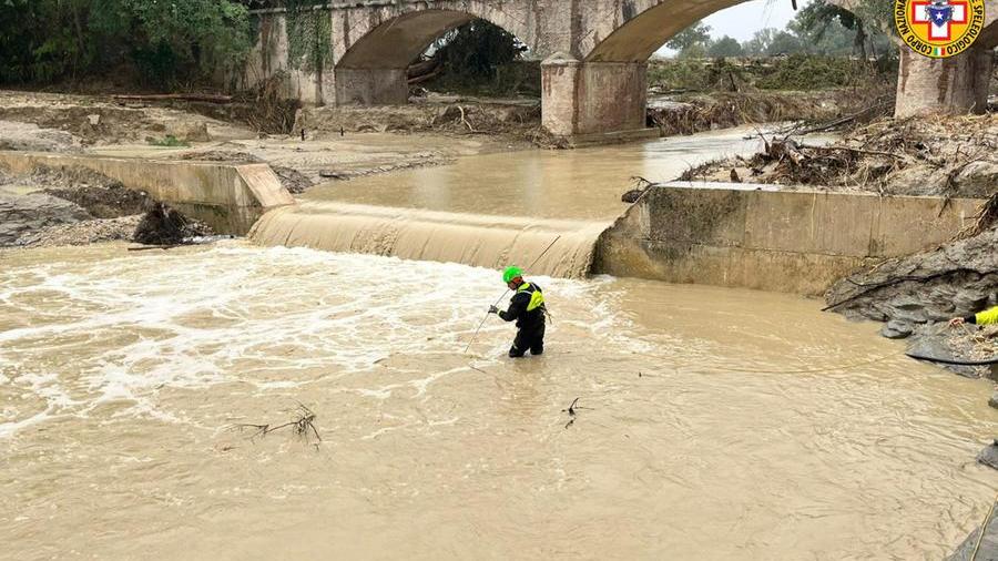 Alluvione nelle Marche: i morti salgono a 11, due i dispersi tra cui un bimbo di 8 anni