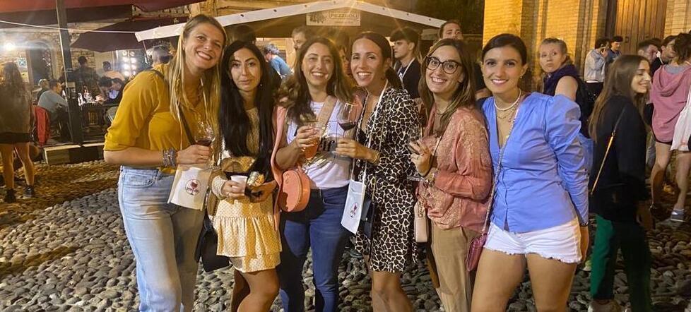 Castelvetro. Tornano i “Carri di Bacco” nelle vie magiche del borgo 