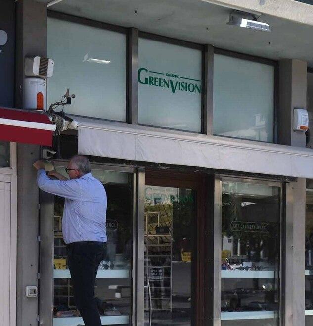 Il commercio in centro a Massa: chi chiude e chi ci crede 
