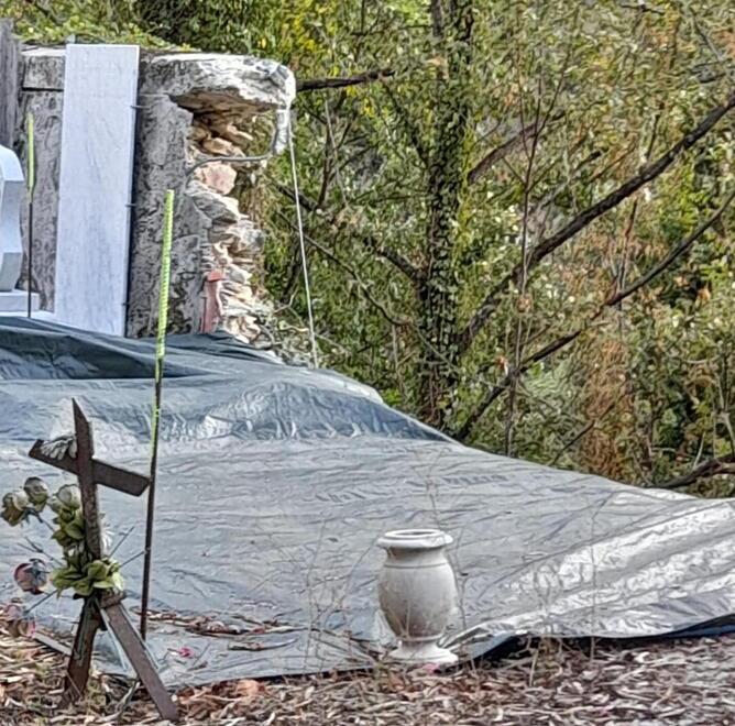 Grido d’allarme da Casania: «Siamo abbandonati, tra frane e degrado»
