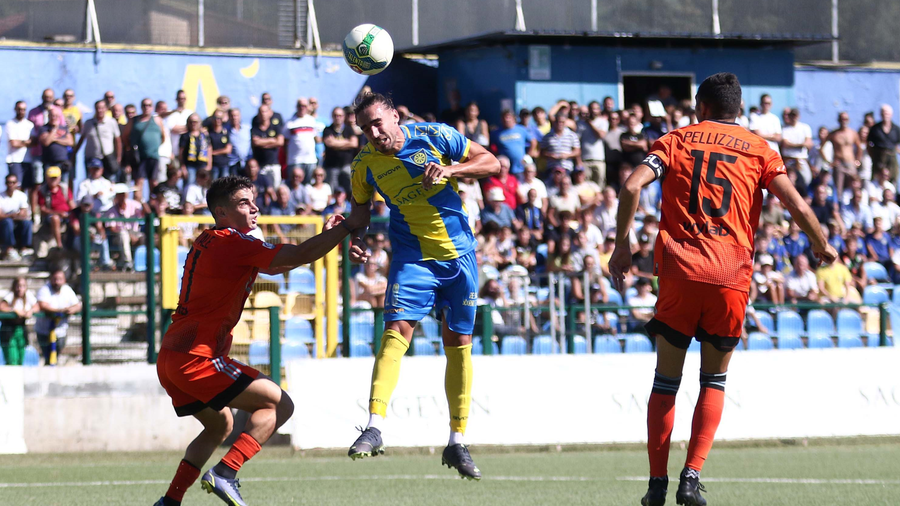 Carrarese, la capolista è scatenata: quarto sorriso di fila, Entella ko 3-1
