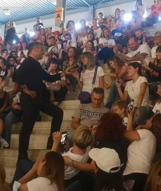 Sassuolo. Nek e la sua grande famiglia «Siamo cresciuti insieme: grazie»