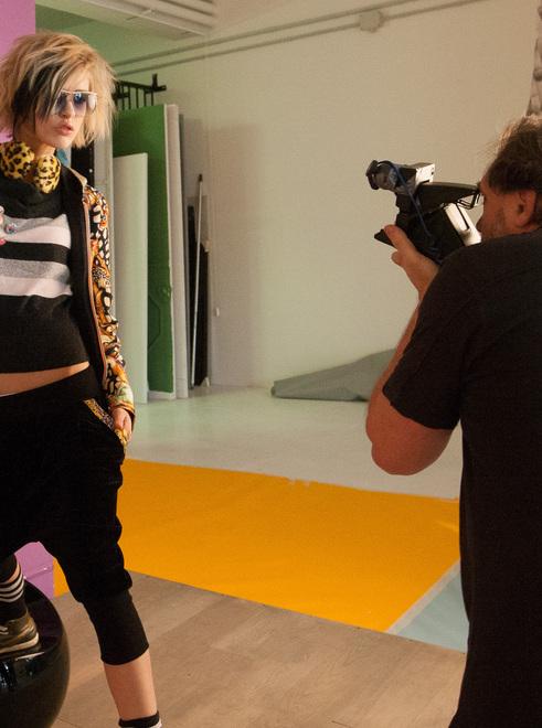 Carpi. Il look in movimento, così Mantovani fa rivivere la moda 