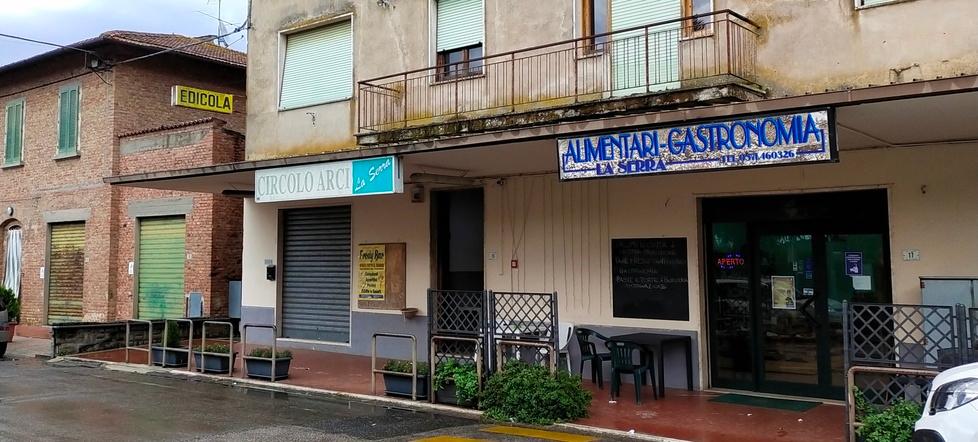 L’attuale sede della Casa del popolo a La Serra