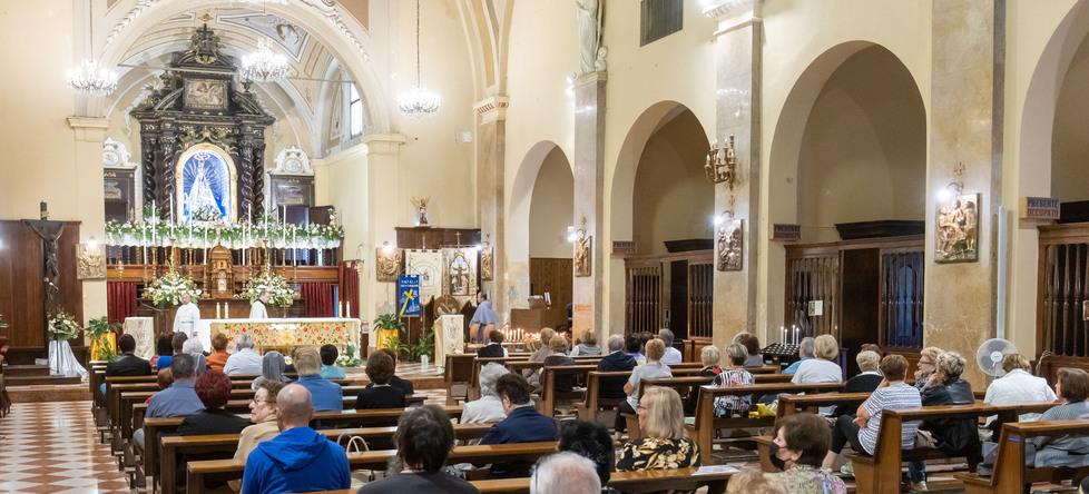 Il vescovo celebra messa, a Comacchio è tregua