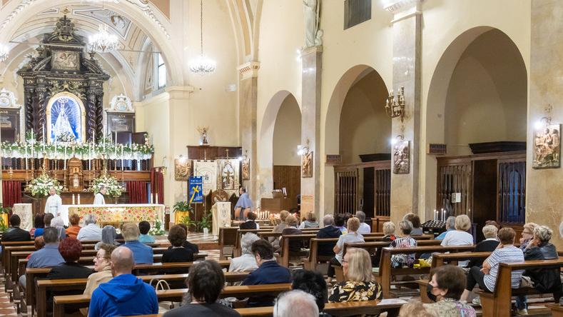 Il vescovo celebra messa, a Comacchio è tregua