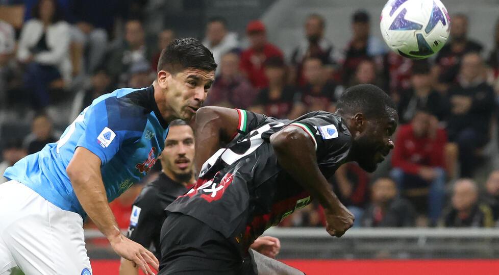 Il colpo di testa vincente di Giovanni Simeone al 78’ in anticipo su Kalulu
