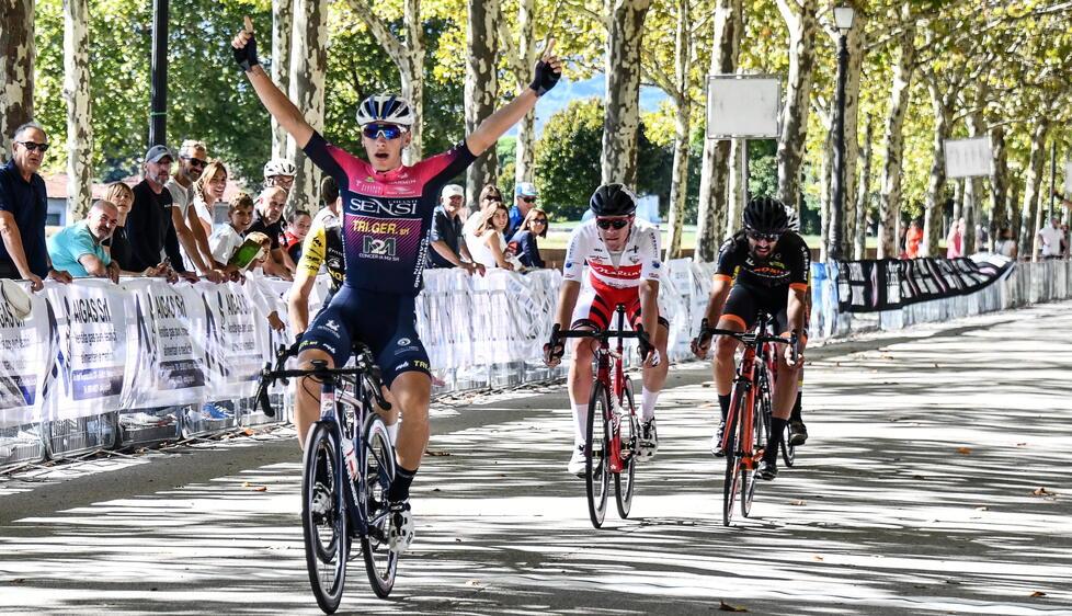 Magli con uno sprint da campione  conquista il trofeo Città di Lucca 