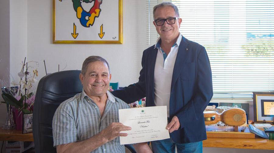 
	Nardino Fois con il sindaco Settimo Nizzi

