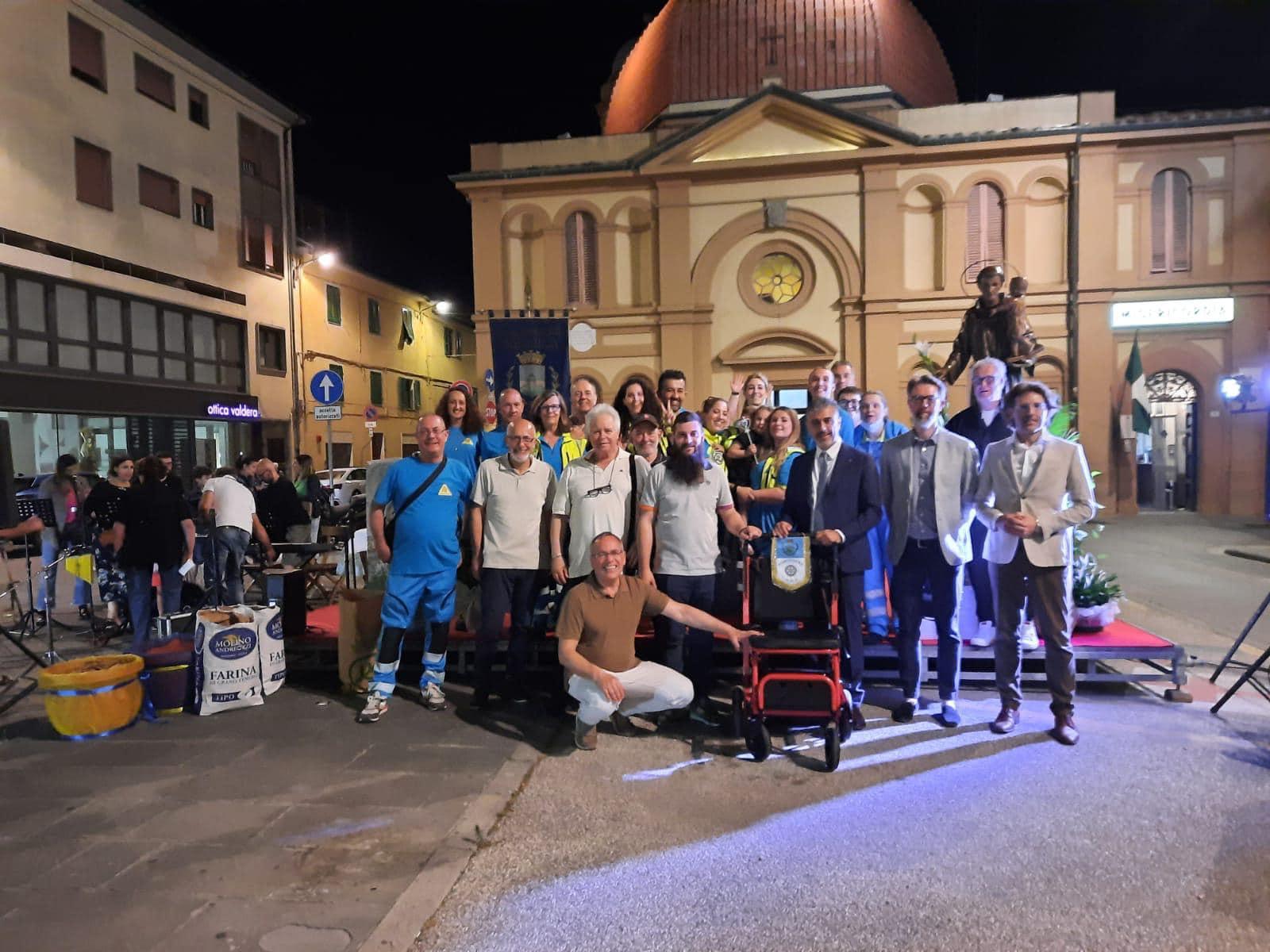Un’iniziativa della Misericordia di Pontedera in piazza