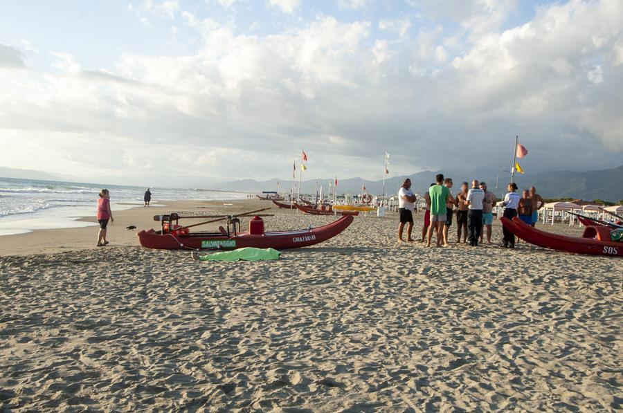 Malore in mare: turista annega a Lido di Camaiore