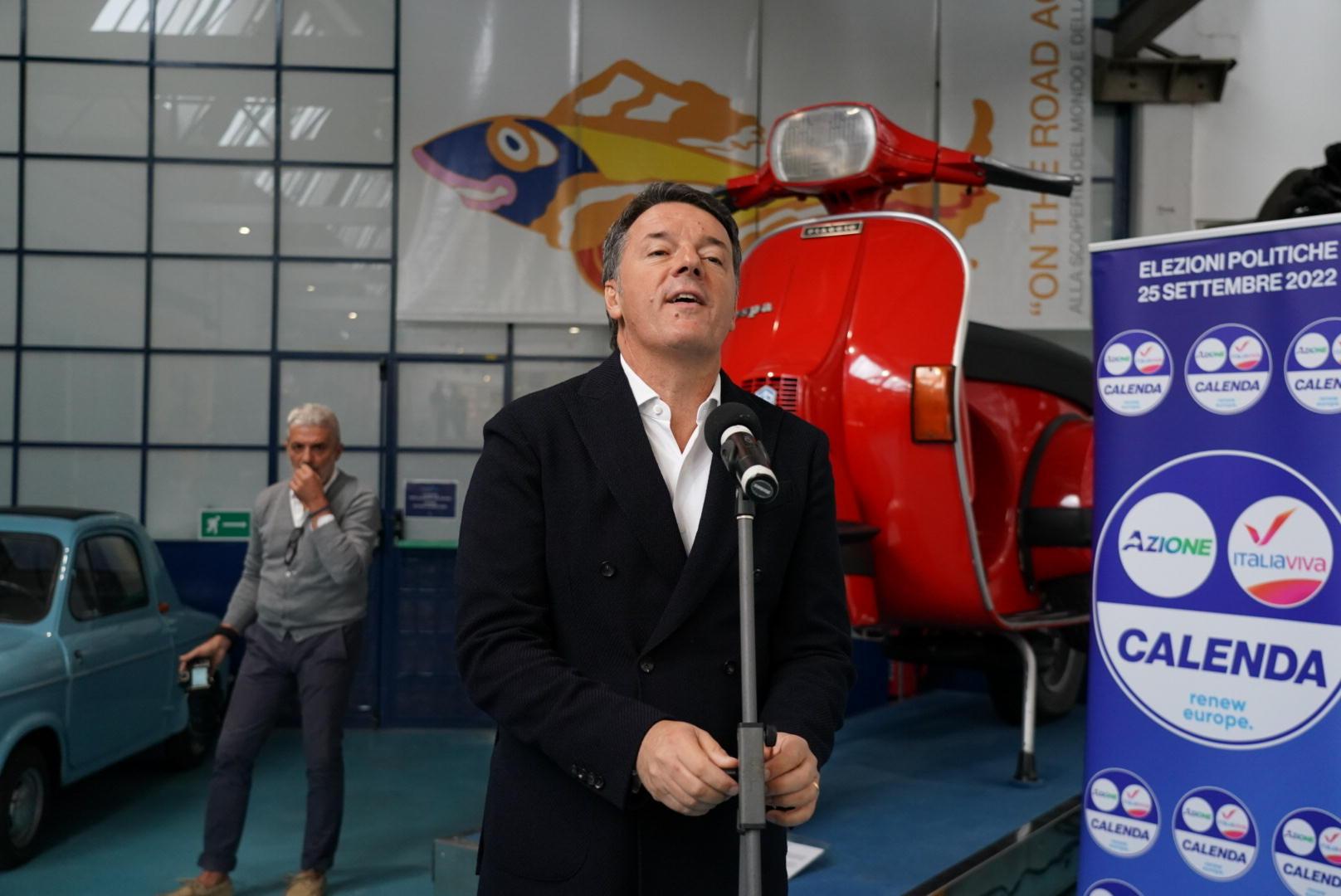 Renzi: «Chi sceglie il Pd vuole  far chiudere l’aeroporto di Firenze»
