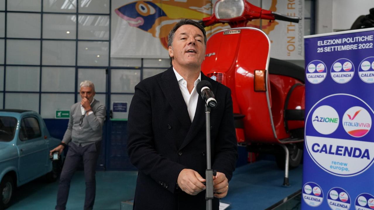 Renzi: «Chi sceglie il Pd vuole far chiudere l’aeroporto di Firenze»