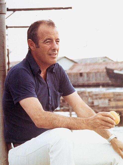 Franco Solinas, nato a Cagliari nel 1927, era poi cresciuto a La Maddalena. Tra i suoi film "La battaglia di Algeri" di Gillo Pontecorvo e "Quien sabe?" di Damiano Damiani