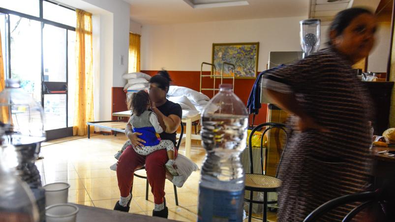 Firenze, nell’albergo senza luce e gas: dove vivono i nuovi poveri
