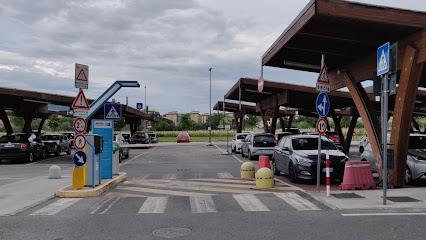 Arrestato mentre ruba nell’auto di un dipendente dell’ospedale