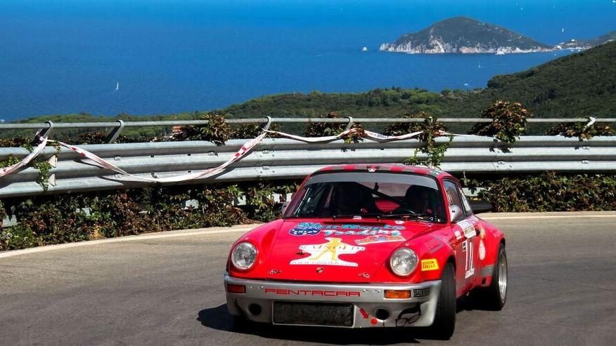 Rallye storico, si parte: l’Elba scalda i motori 
