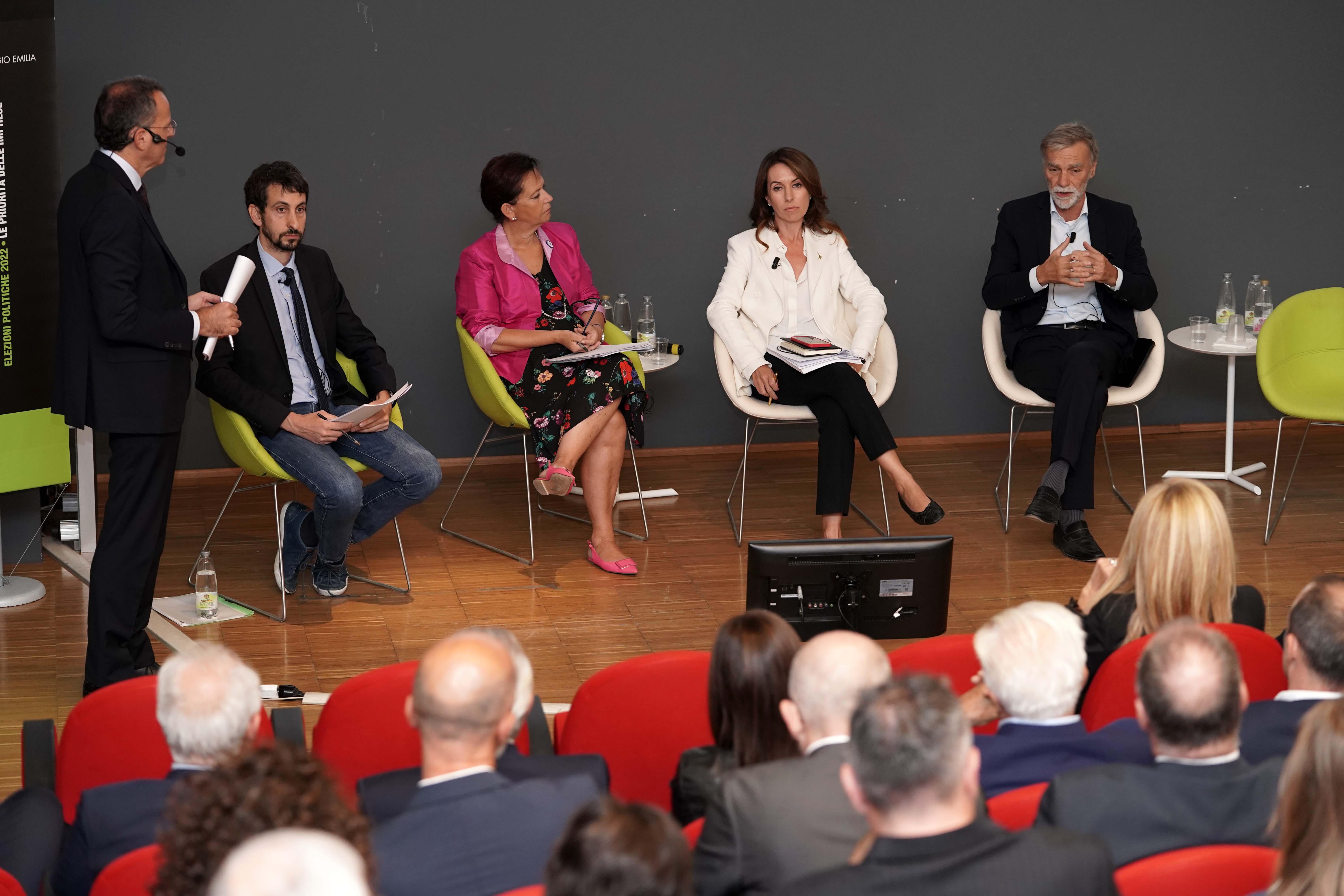 Candidati sotto la lente dalla Nato al caro energia