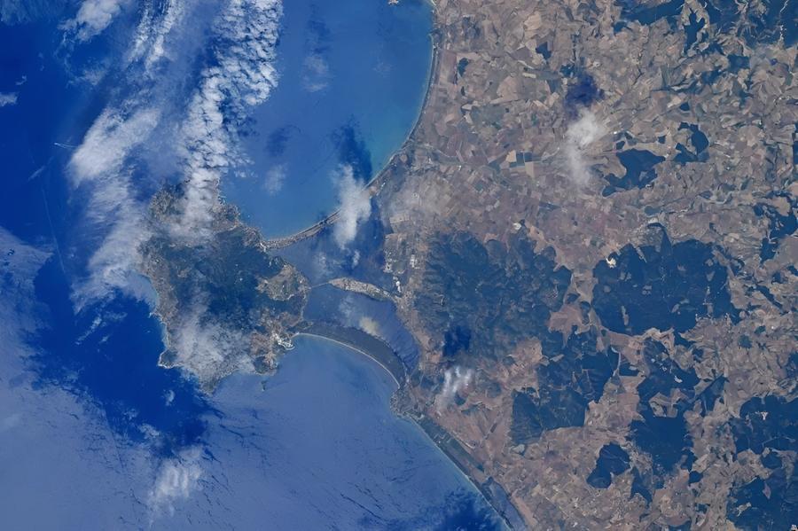 Astrosamantha saluta la Toscana dallo spazio: le foto “stellari”