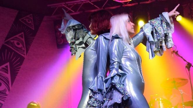 Abba Show, in piazza della Vittoria stasera si balla con la tribute band