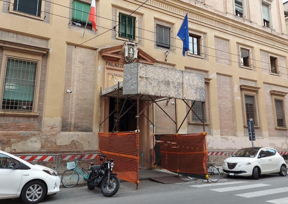 Spilamberto. Perseguitano gli anziani vicini: condannati a 6 mesi per stalking 