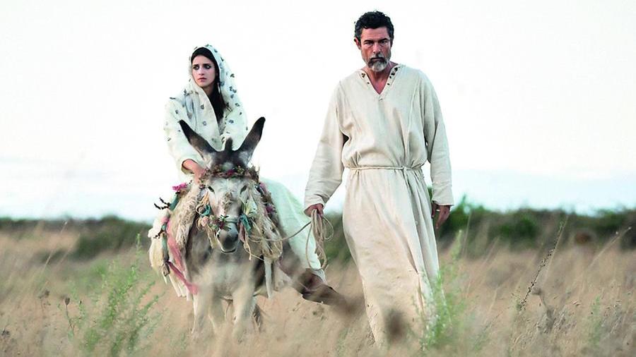 Benedetta Porcaroli e Alessandro Gassman sul set di "Vangelo secondo Maria" di Paolo Zucca