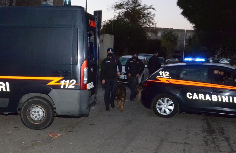 In casa aveva cocaina e armi, fra queste anche un fucile rubato: arrestato a Villacidro