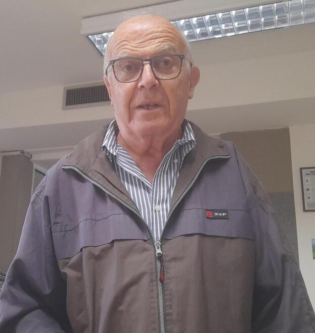 L'odissea da e per l'ospedale Versilia con Radio-taxi: «Sono tornato a casa grazie a un infermiere» 