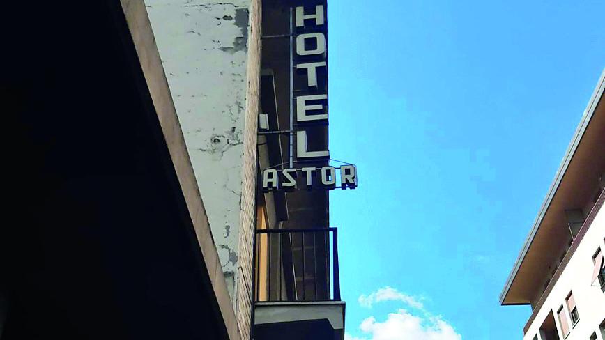 Occupazione dell’ex hotel Astor, Nardella: «Lo sgomberiamo»