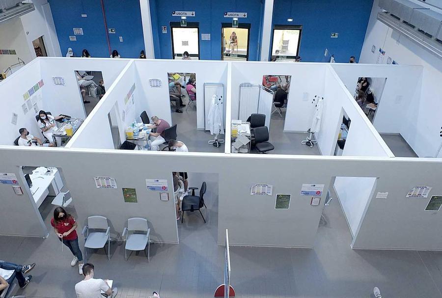 
	Un hub vaccinale cointro l'epidemia di Covid

