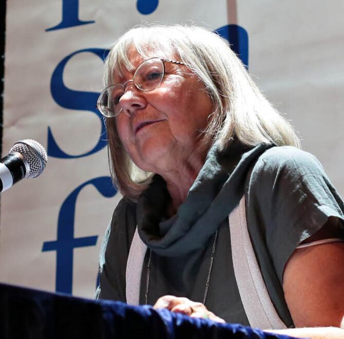 Vivian Lamarquein arrivo a Poesia Festival «Di poesia civile c’è bisogno come l’aria»